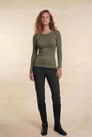 Davina | Slim-Fit Crewneck Top